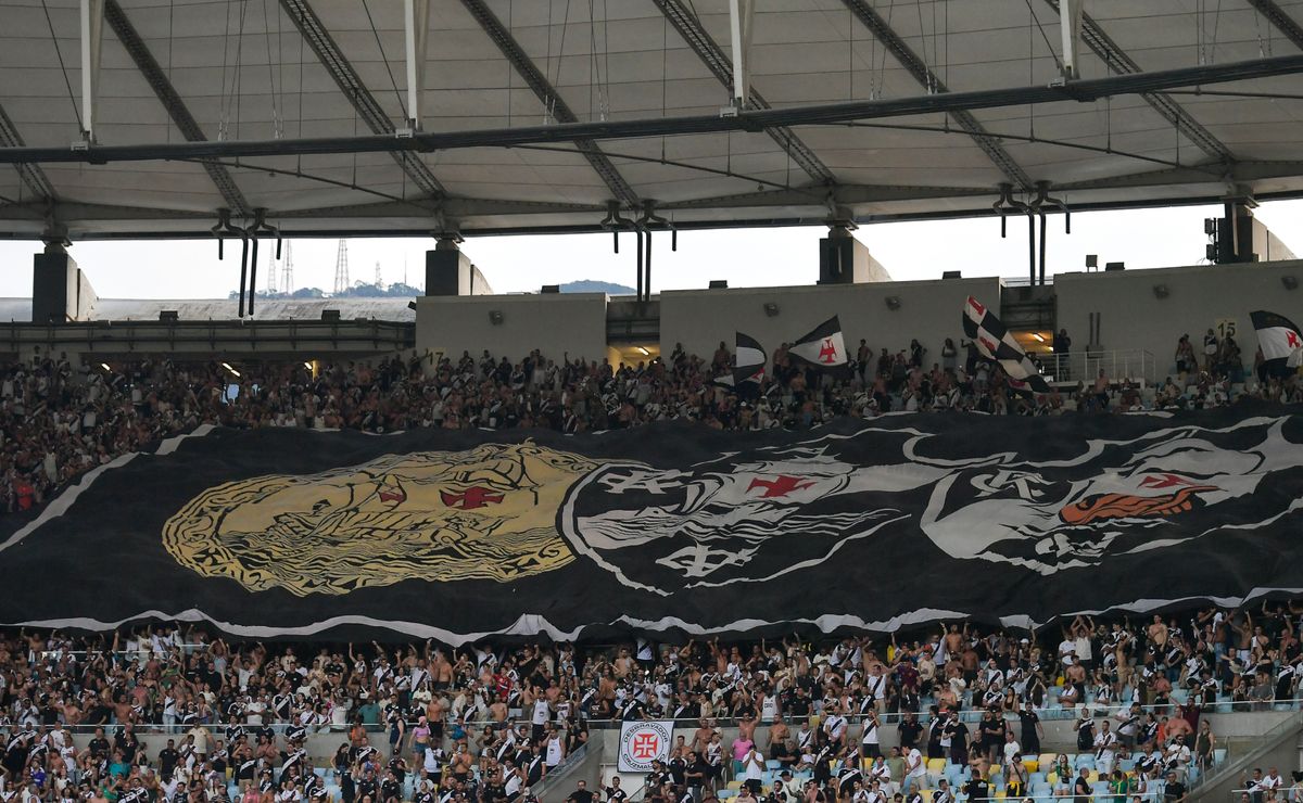 Torcida do Vasco se mobiliza para a final e prepara ‘invasão’ em Itaquera com 40 ônibus