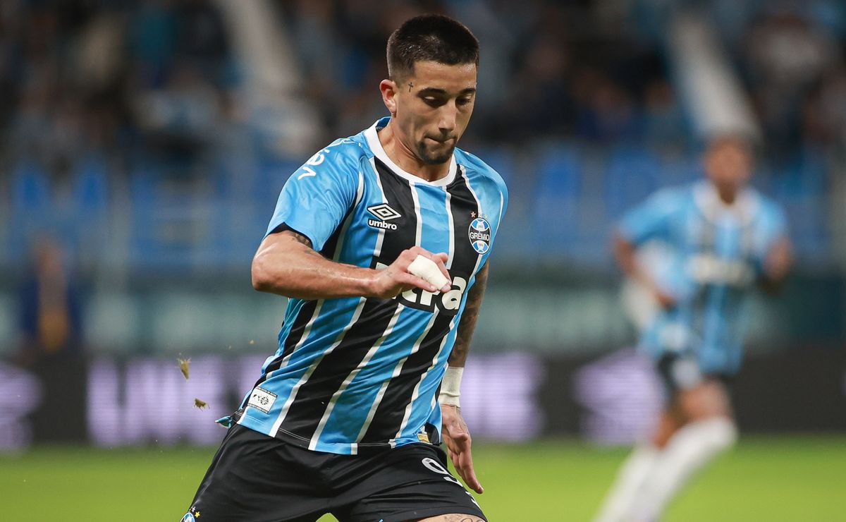 Grêmio negociando Kike Olivera com o Bahia por R$ 16 milhões tem tratativas avançadas