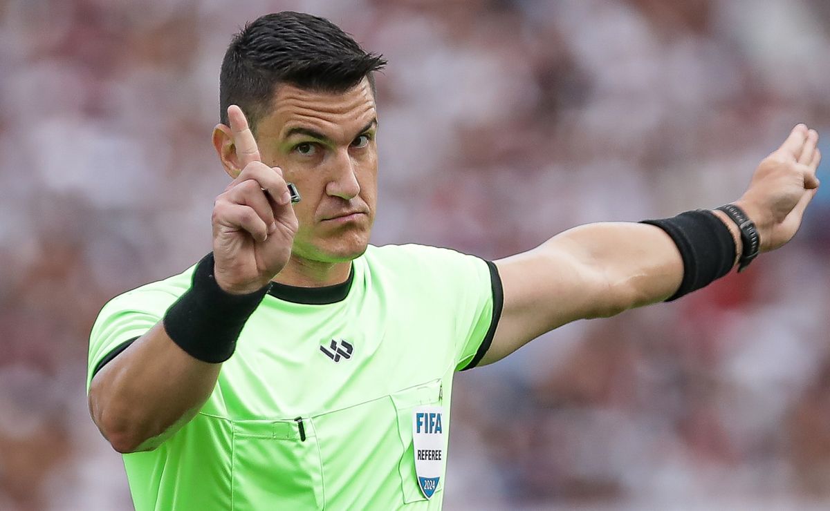 Histórico de Rafael Klein ‘liga alerta’ no Corinthians para a final da Copa Betano do Brasil