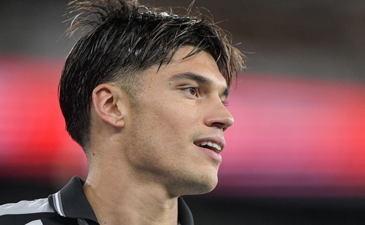 São Paulo avança por Joaquín Correa, e Botafogo aceita pagar % de salários em troca por Ferraresi
