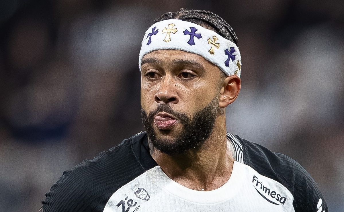 André Ramalho se posiciona sobre atitude de Memphis durante substituição em final: “Não é motivo para drama nenhum” 