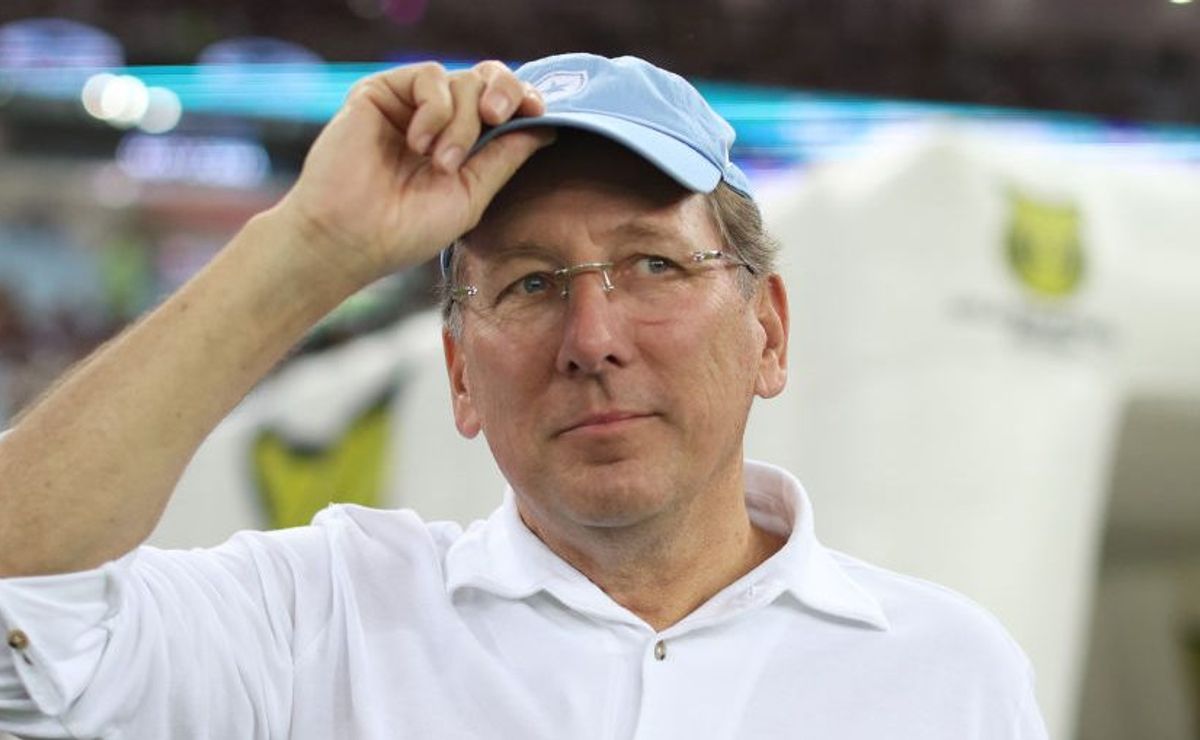 Botafogo muda estratégia, descarta técnico medalhão e vê Artur Jorge como plano A após saída de Ancelotti￼￼