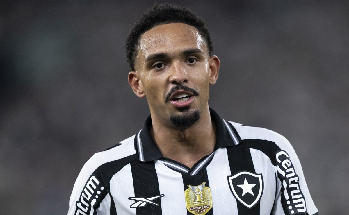 Vitinho veta avanço imediato para fechar com o São Paulo e ‘dita regras’ para deixar o Botafogo