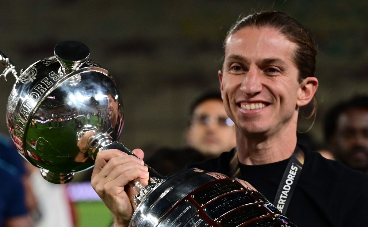 Flamengo agenda reunião para renovar com Filipe Luís e planeja até 4 reforços na janela de janeiro