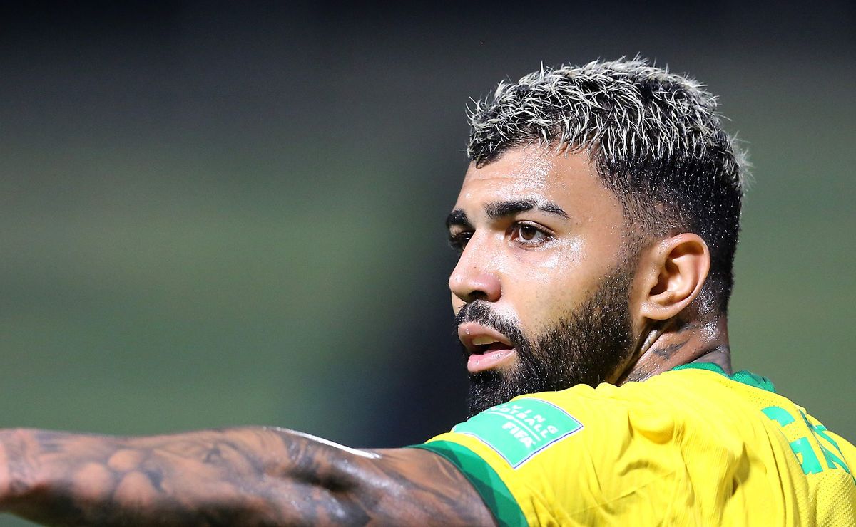 Gabigol faz pressão no Santos se oferecendo ao Corinthians e negociação com Peixe segue travada