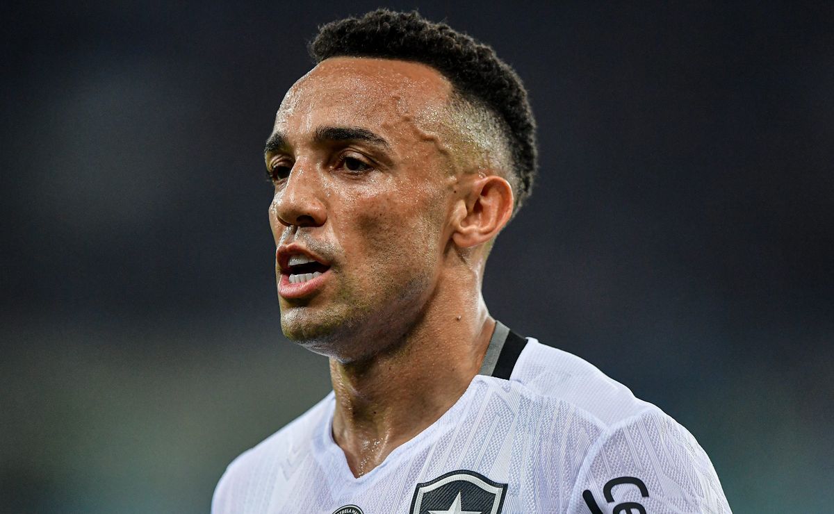 Fernando Marçal manda recado para Davide Ancelotti após saída do Botafogo: “Desejo o melhor”