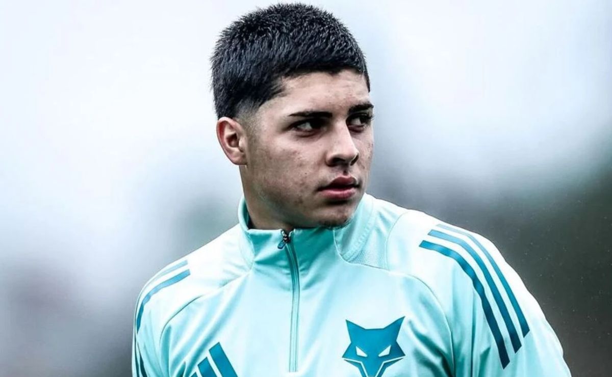 Tite mal chega ao Cruzeiro e toma decisão sobre Cauan Baptistella e joia será usada no Campeonato Mineiro