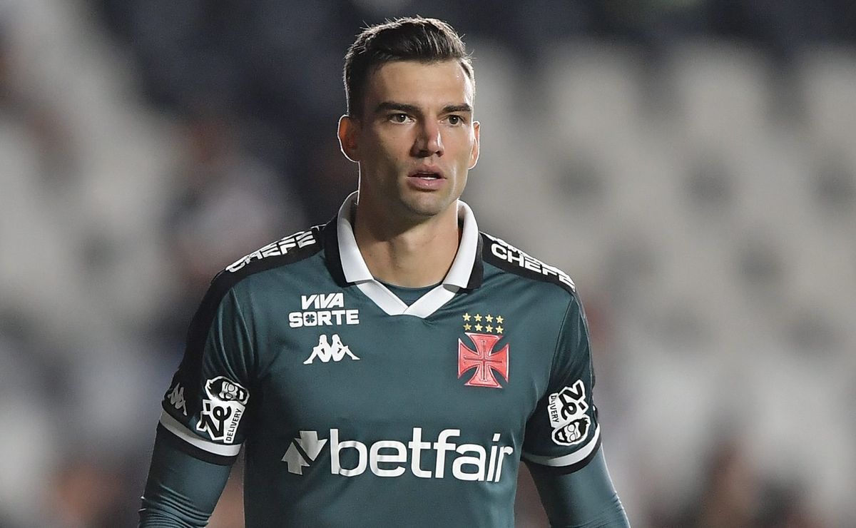 Léo Jardim vibra com empate e avalia que Vasco esteve perto da vitória