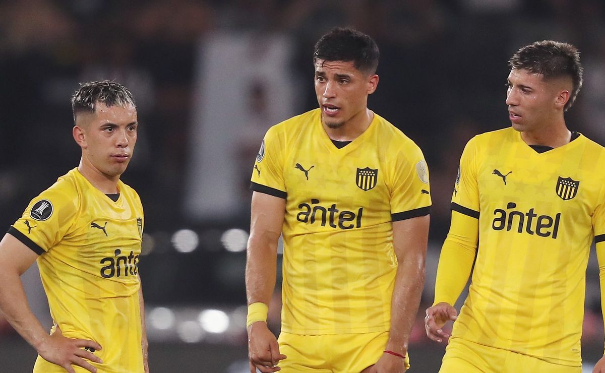 Léo Fernández contratado pelo Grêmio em troca por Arezo com Peñarol tem fim de novela e está descartado