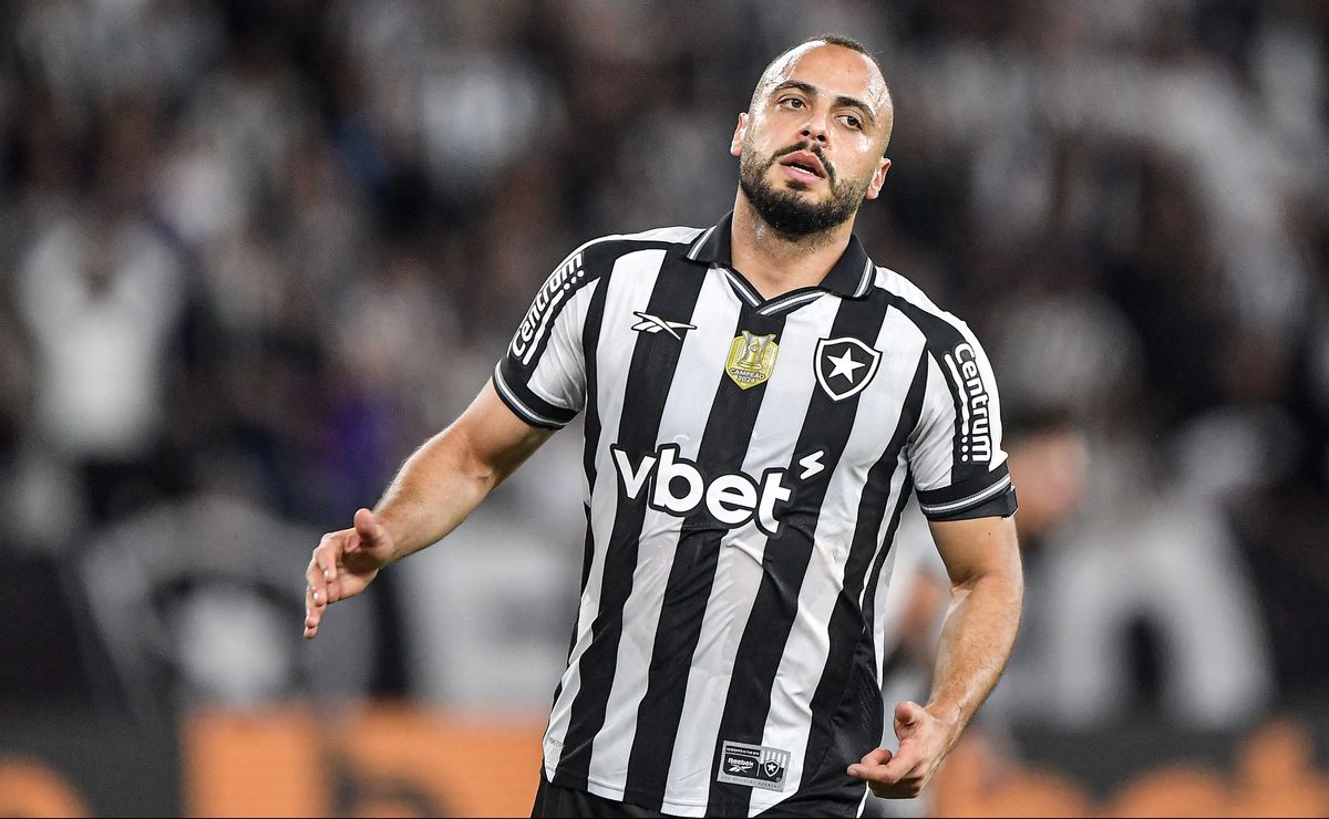 Botafogo pode fechar com Guillermo Paiva, do Junior Barranquilla, e Arthur Cabral tem ‘preocupação’