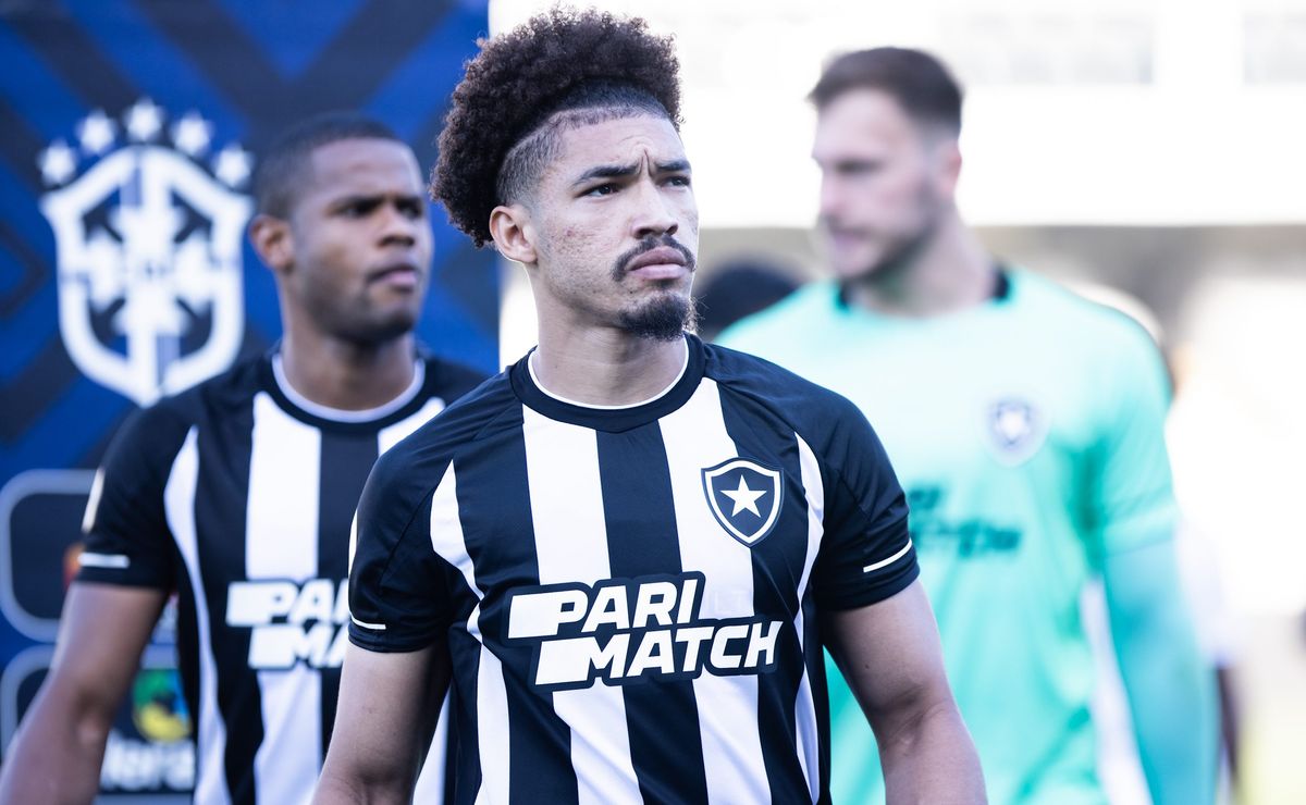 Adryelson aceita jogar no Grêmio e Luís Castro se mexe para garantir contratação no mercado da bola