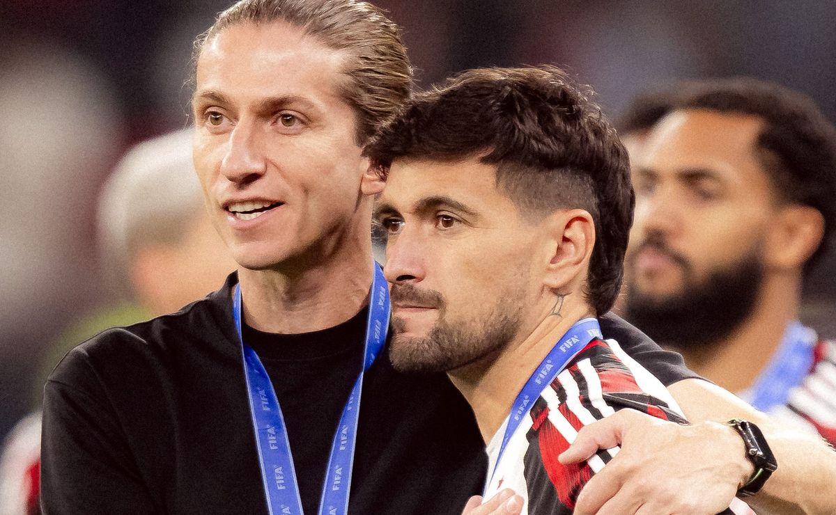 Filipe Luís na linha de frente em um gigante do futebol europeu tem entrave e renovação com Flamengo deve sair