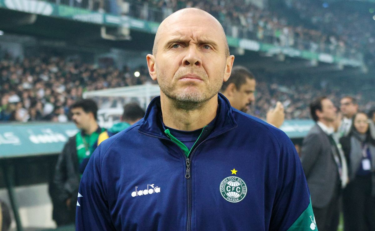 Santos decide cortar meia da folha após Mozart dar aval para Ceará fechar com Zanocelo