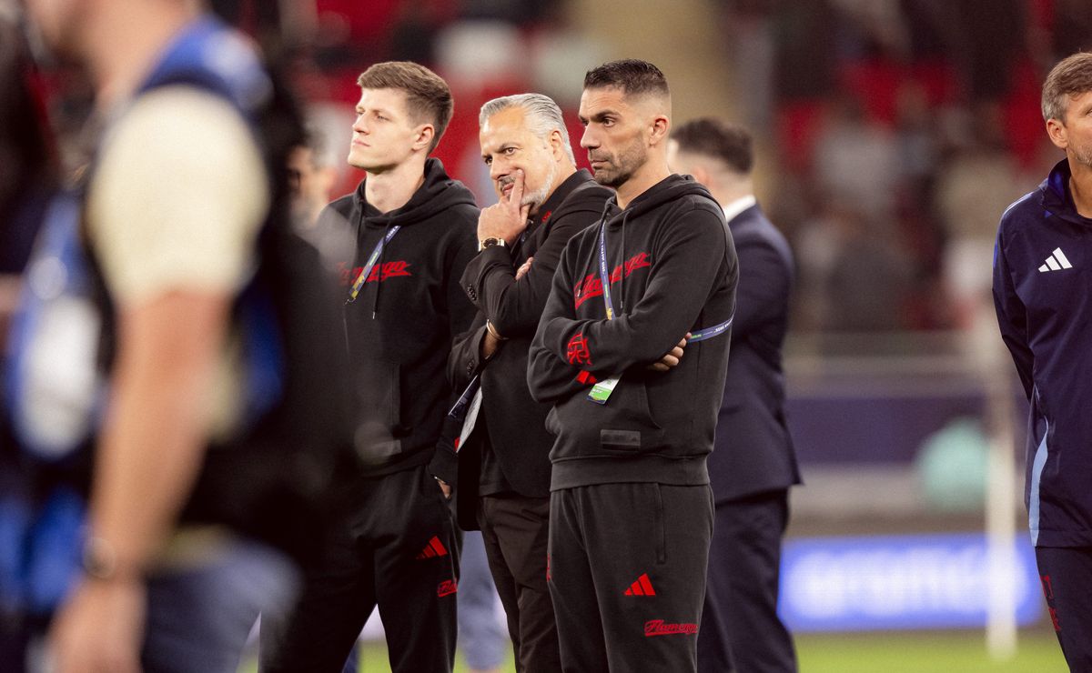 José Boto fecha rescisão após desembarque no RJ e Juninho não é mais jogador do Flamengo