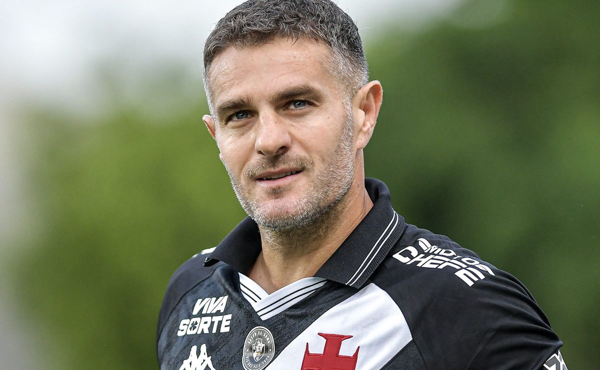 Vegetti, do Vasco, enche o Corinthians de elogios e faz alerta: “Bons jogadores, bom treinador”