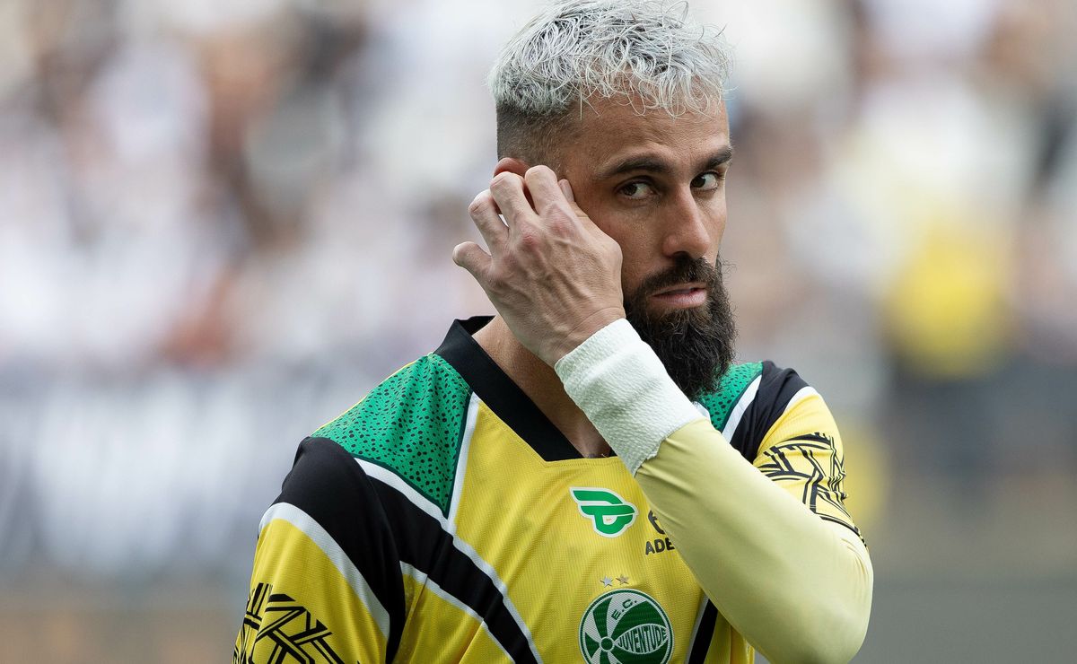 São Paulo acelera limpa no elenco e quer fechar três saídas até segunda para virar a chave em 2026