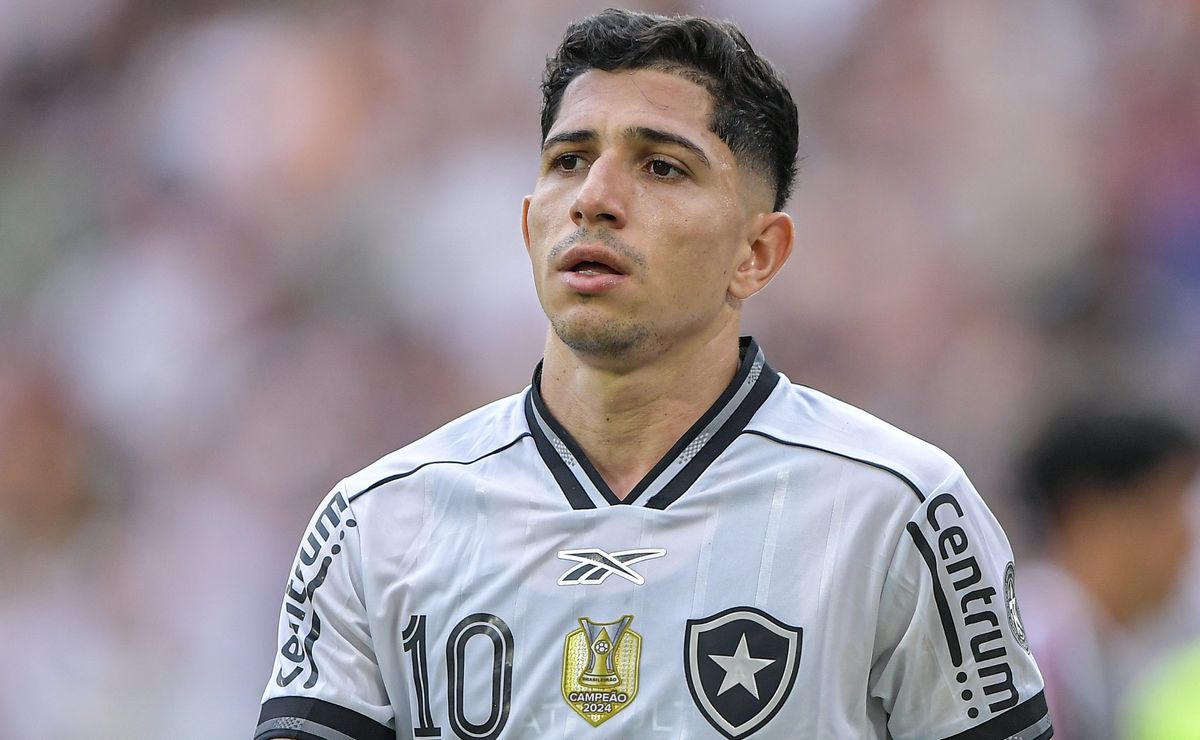 Savarino e Vitinho são os favoritos do São Paulo para troca com Botafogo, mas não é fácil