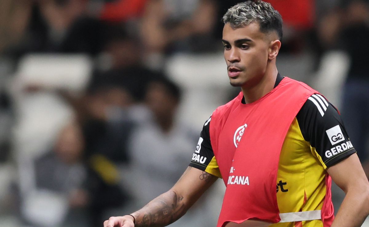 Atlético-MG avalia usar Reinier como moeda de troca em negociação por Juninho Capixaba