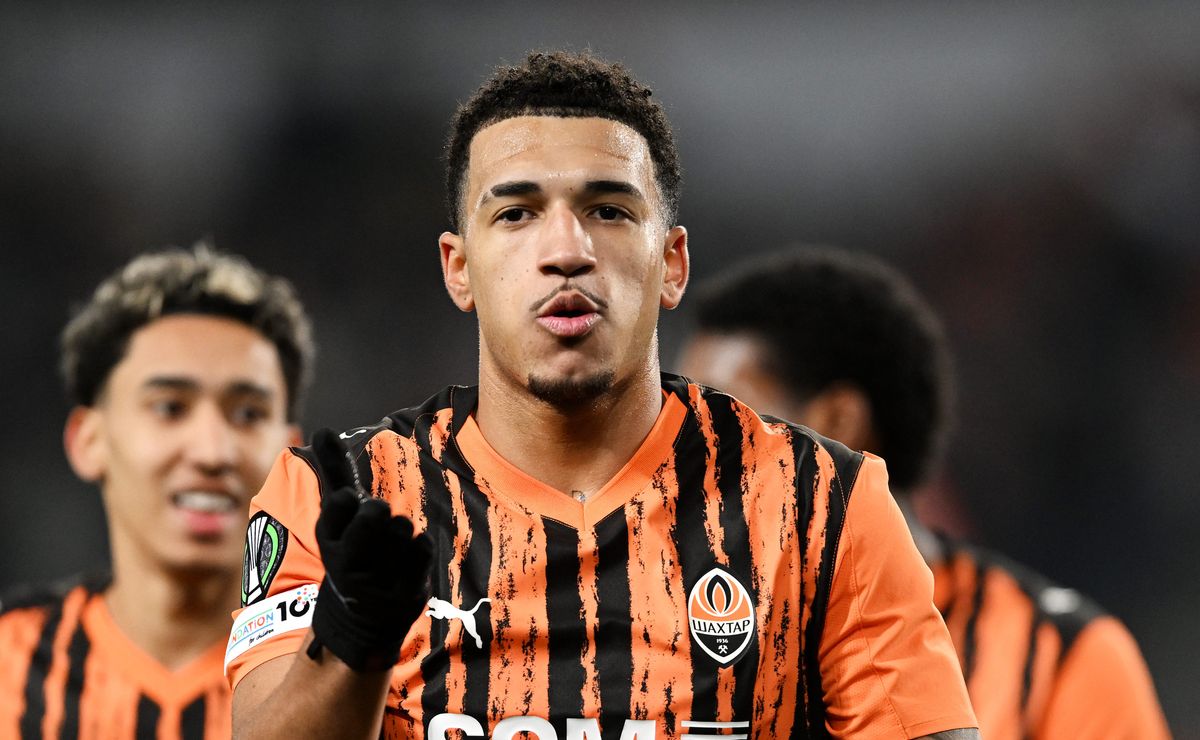 Flamengo contratando Kauã Elias, ex-Fluminense, tem novidade confirmada e Shakhtar Donetsk não facilita negócio