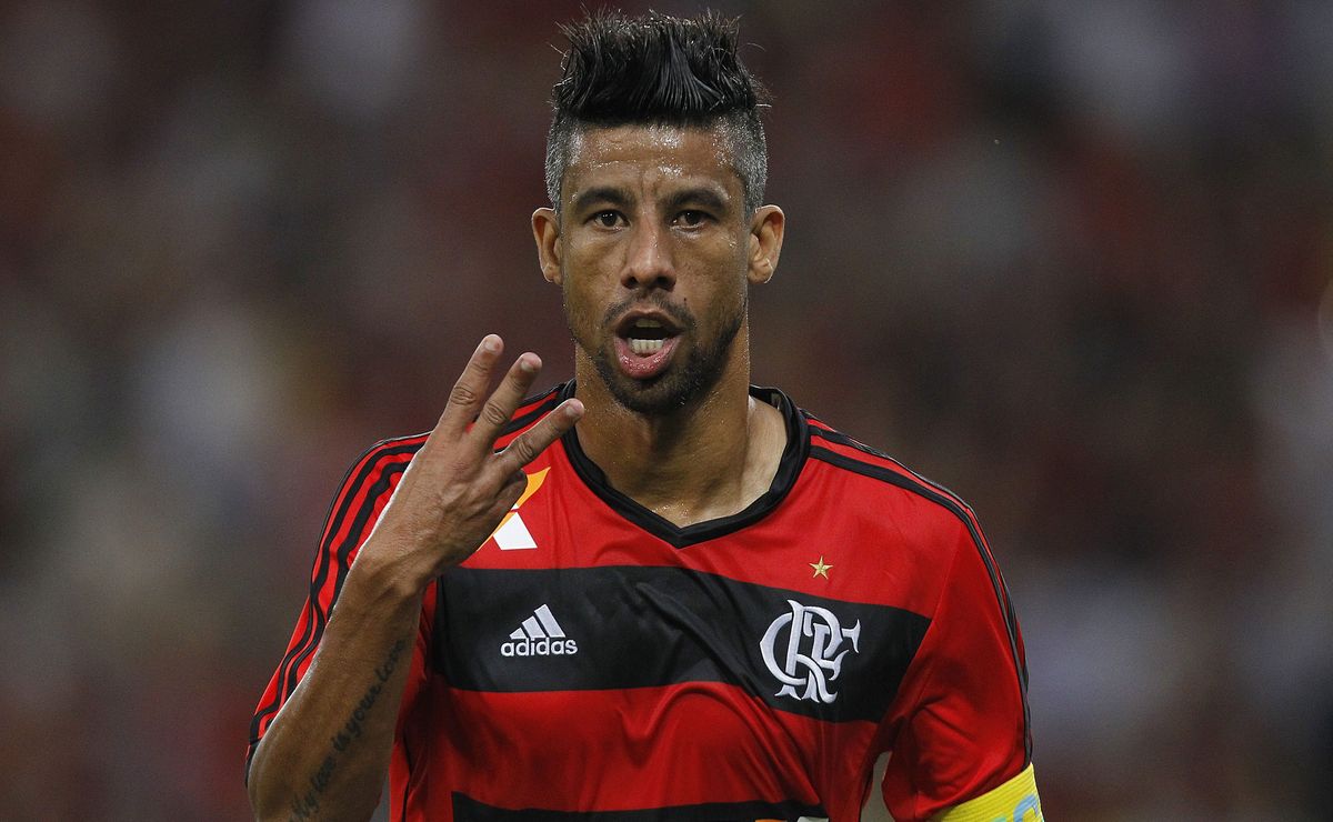 Ídolo do Flamengo, Léo Moura surpreende e declara torcida pelo Vasco na final da Copa do Brasil: “A torcida vem esperando fielmente”