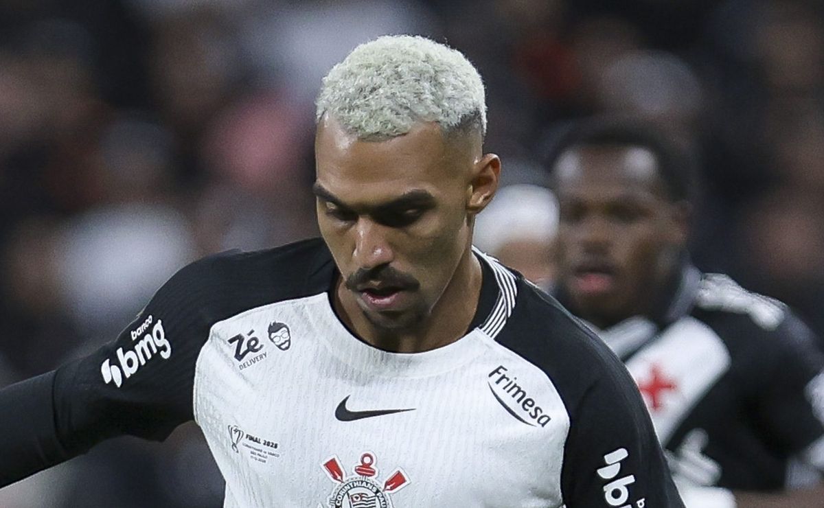 Matheuzinho provoca jogadores do Vasco após título do Corinthians no Maracanã