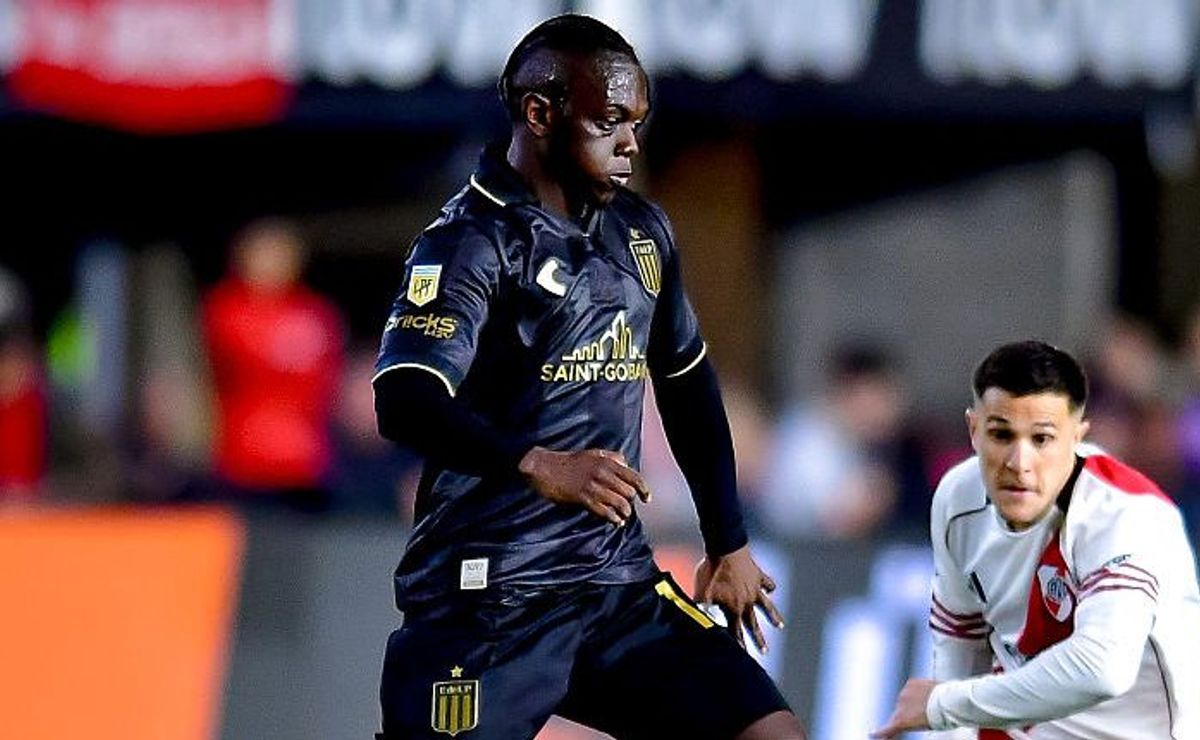 Botafogo entra na briga com o Sevilla-ESP para contratar atacante colombiano Edwuin Cetré, do Estudiantes