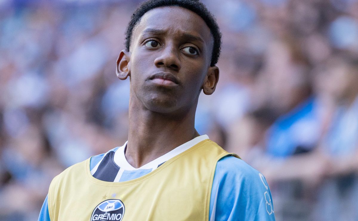 Liverpool vai bater na casa dos R$ 100 milhões por Gabriel Mec e valor da oferta deve agilizar negociação