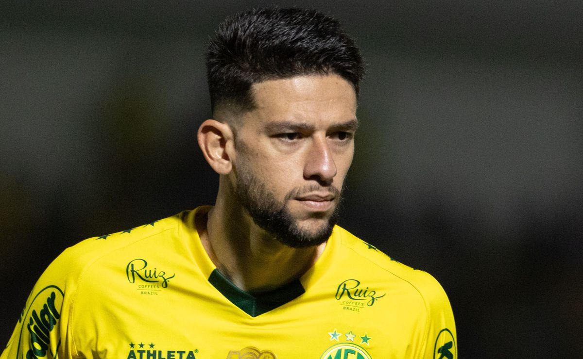 Flamengo avalia entrar em disputa por Jemmes, zagueiro do Mirassol, para reforçar a zaga em 2026