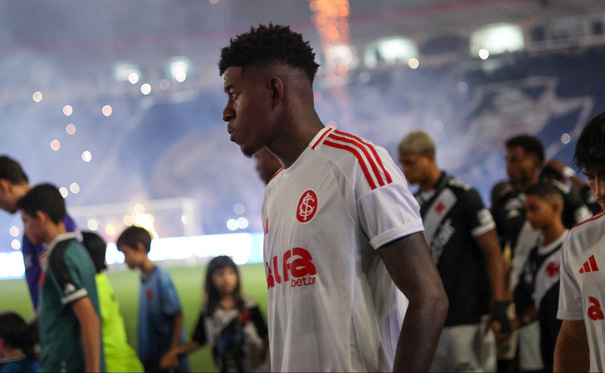 Cruzeiro monitora Vitão após Inter receber sinal de que zagueiro não irá renovar contrato