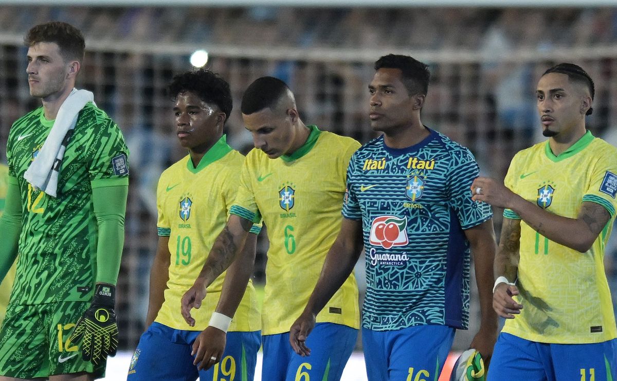 Flamengo busca a contratação de goleiro, mas rumor sobre Bento não faz sentido, segundo estafe