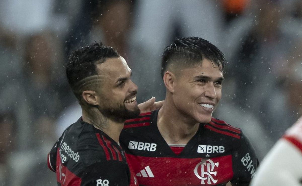 Michael quer sair do Flamengo e por causa do salário astronômico Oriente Médio ganha força como destino