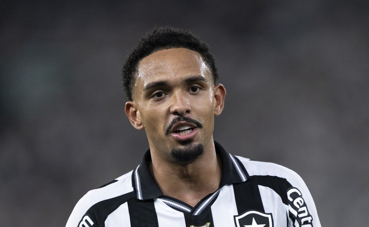 Vitinho é oferecido e Cruzeiro pode ceder William ao Botafogo para fechar acordo com rival carioca