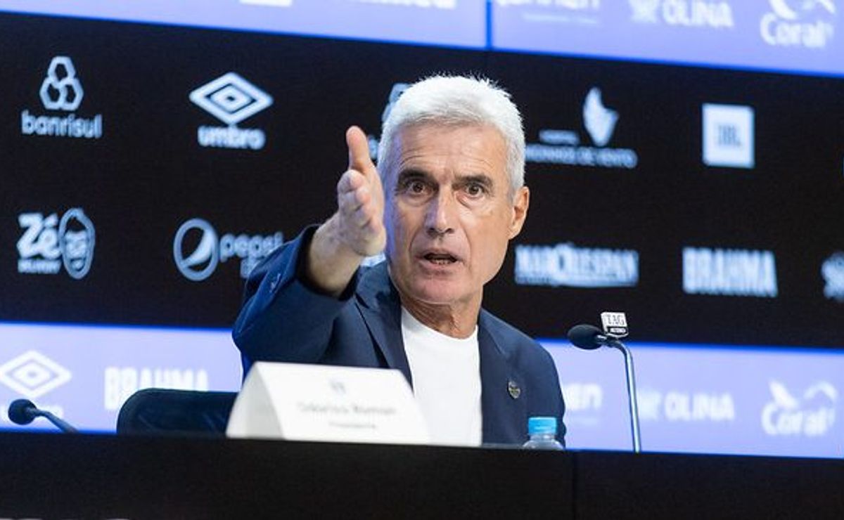 Após avaliação de Luís Castro, Grêmio prepara anúncio de quatro reforços para janeiro de 2026