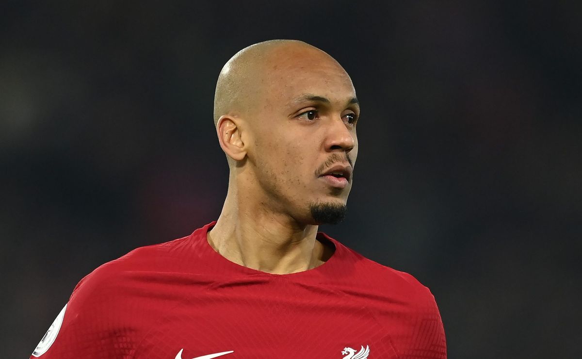 Vasco entra na briga para assinar com Fabinho, volante que interessa a Palmeiras e Fluminense