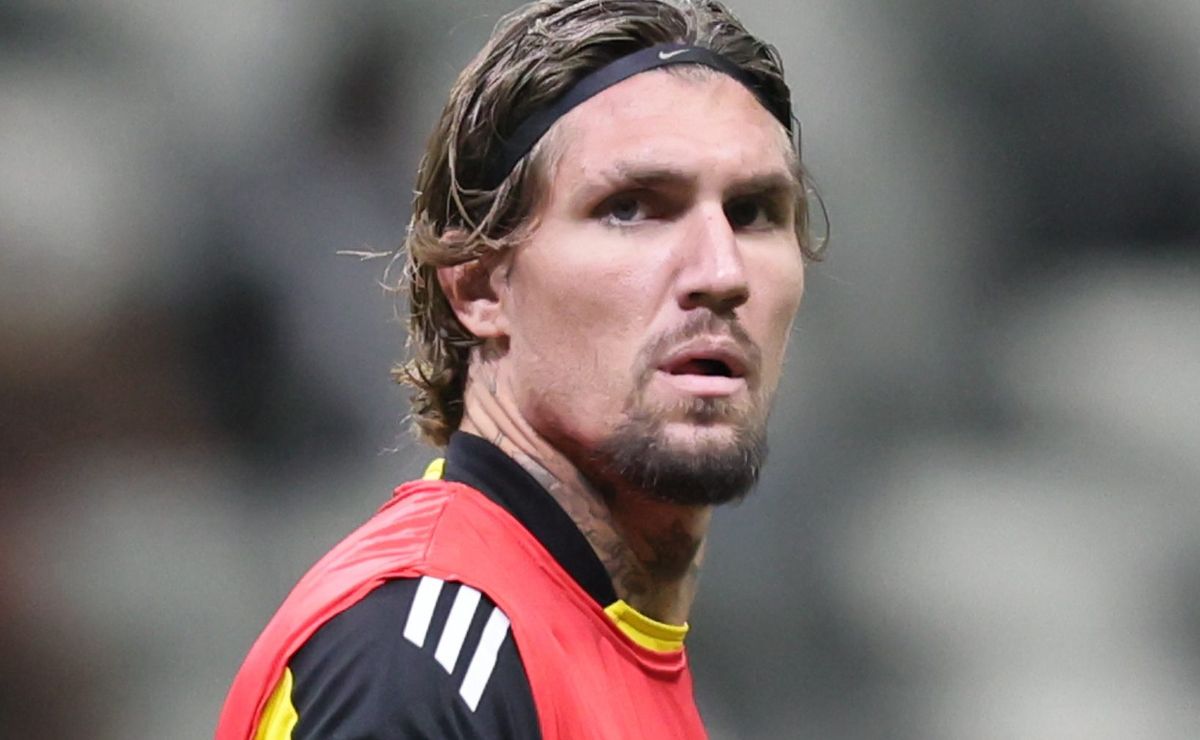 Lyanco tem reviravolta no tratamento de lesão e nova data do retorno surpreende nos bastidores do Atlético