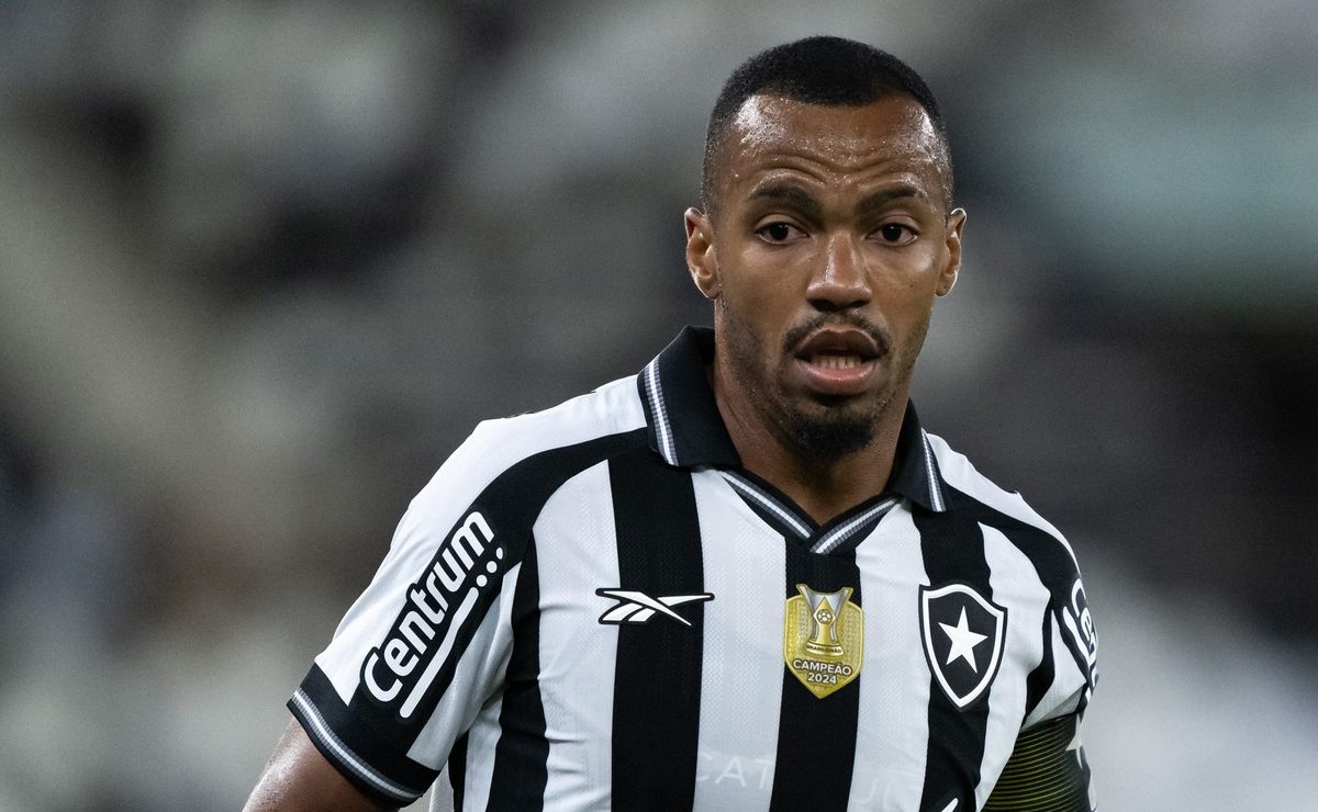 Marlon Freitas deu match com Palmeiras e comunicou Textor de sua saída de vez do Botafogo