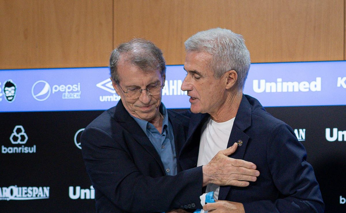 Odorico Roman negocia venda de Tiaguinho e Grêmio pede valor milionário de R$ 65 milhões pelo meia