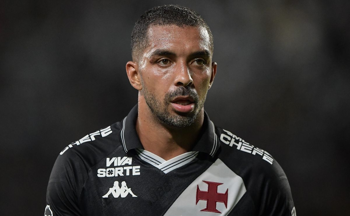 Paulo Henrique termina 2025 como lateral-direito com mais participações em gols entre atletas da Série A