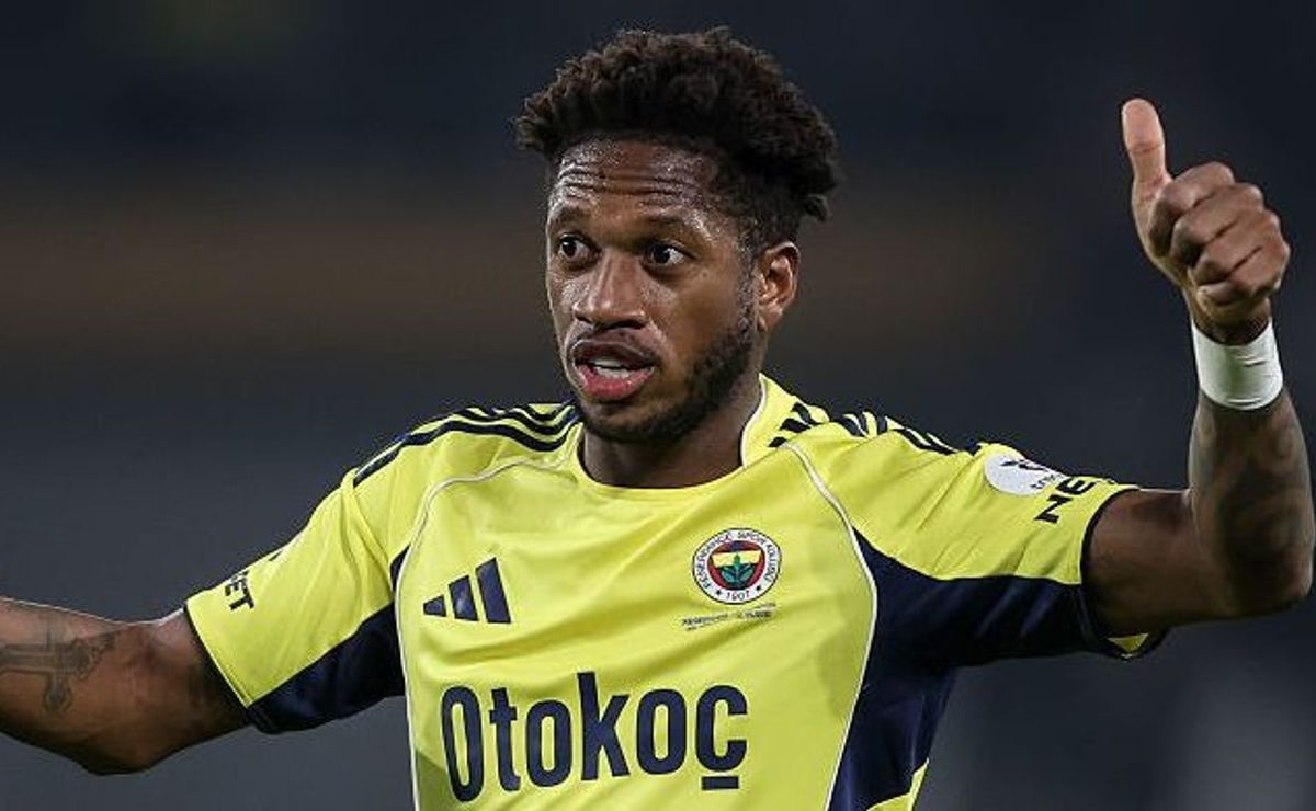 Galo abre conversas para repatriar o volante Fred, do Fenerbahçe