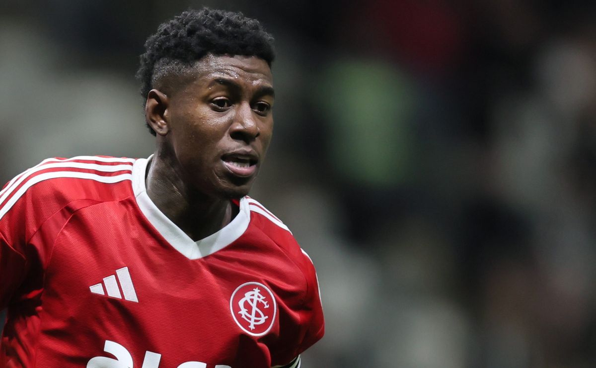 Cruzeiro sofre chapéu histórico do Flamengo que encaminha contratação do zagueiro Vitão, do Internacional