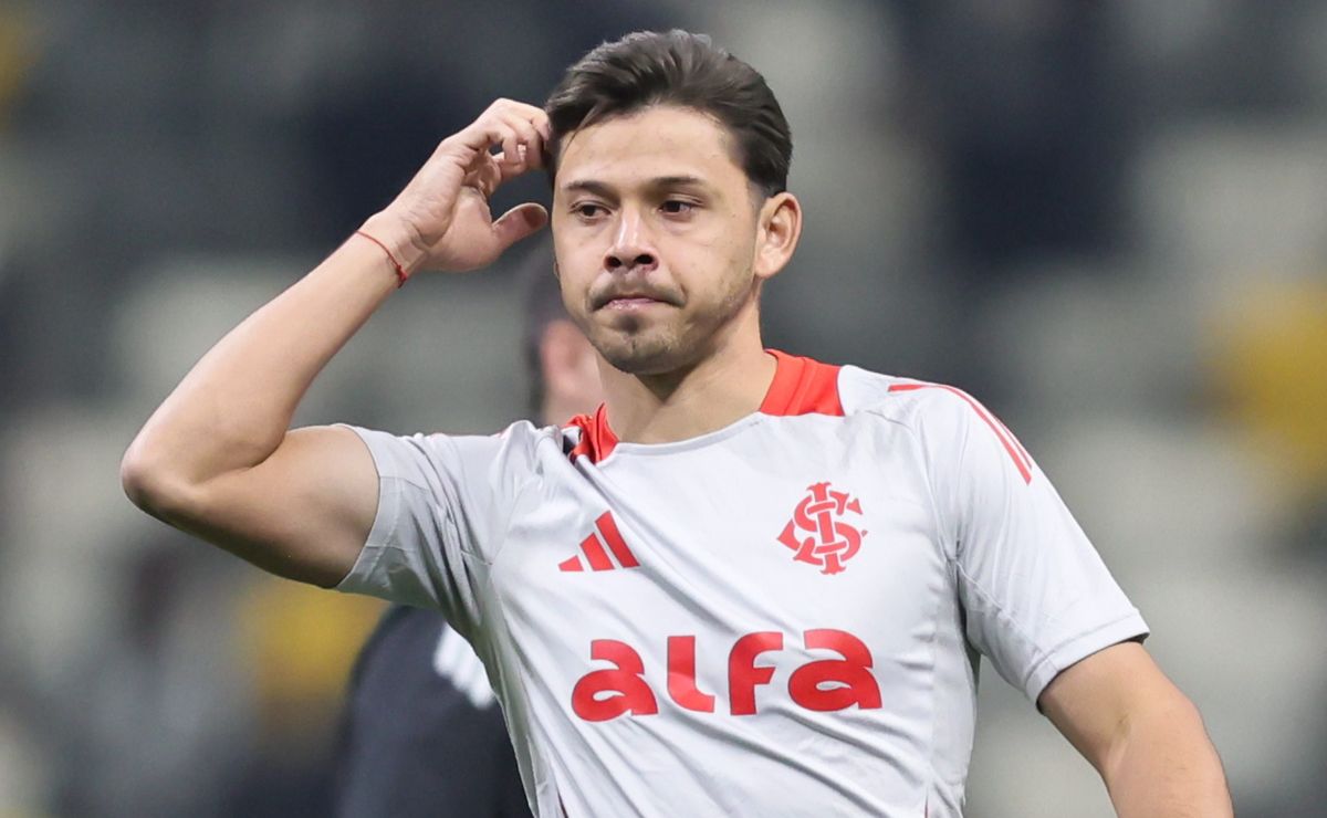 Óscar Romero entra na lista das piores contratações entre clubes da Série A em 2025