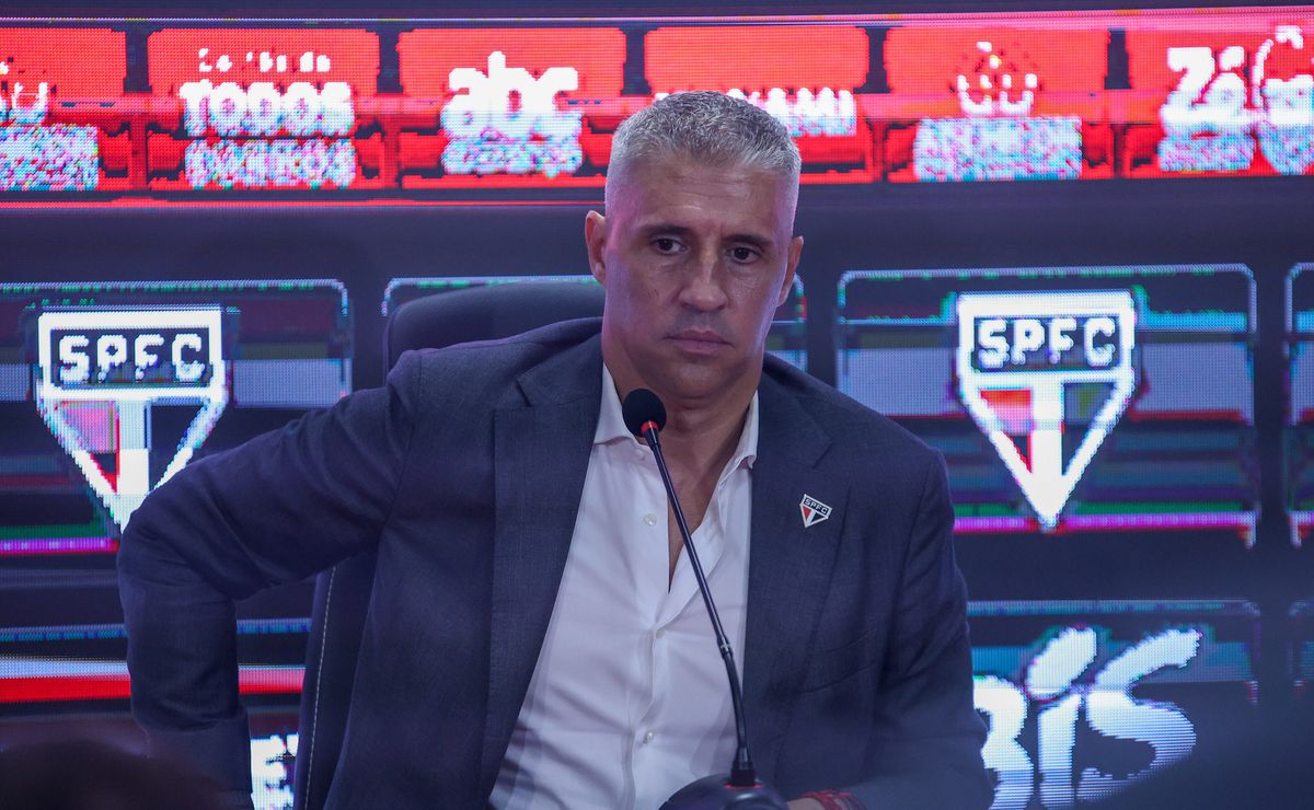 Crespo aperta o botão de alerta, São Paulo mira zagueiro argentino e já negocia reforço