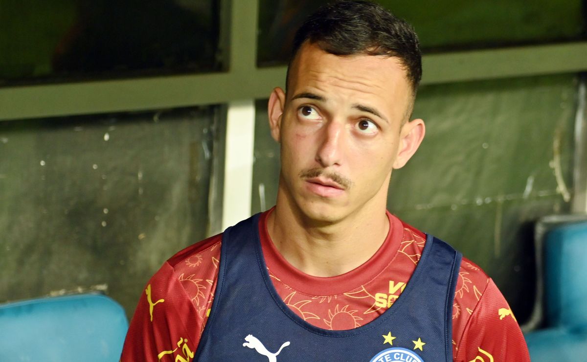 Internacional abre negociação por Iago Borduchi, e Bahia exige Bruno Gomes na troca