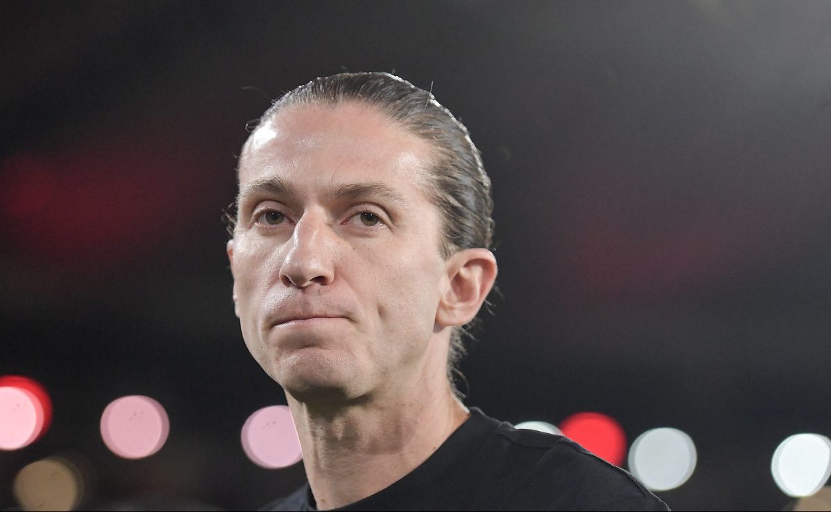 Flamengo emperra renovação e cria novela com Filipe Luís que poderia ter sido resolvida em setembro
