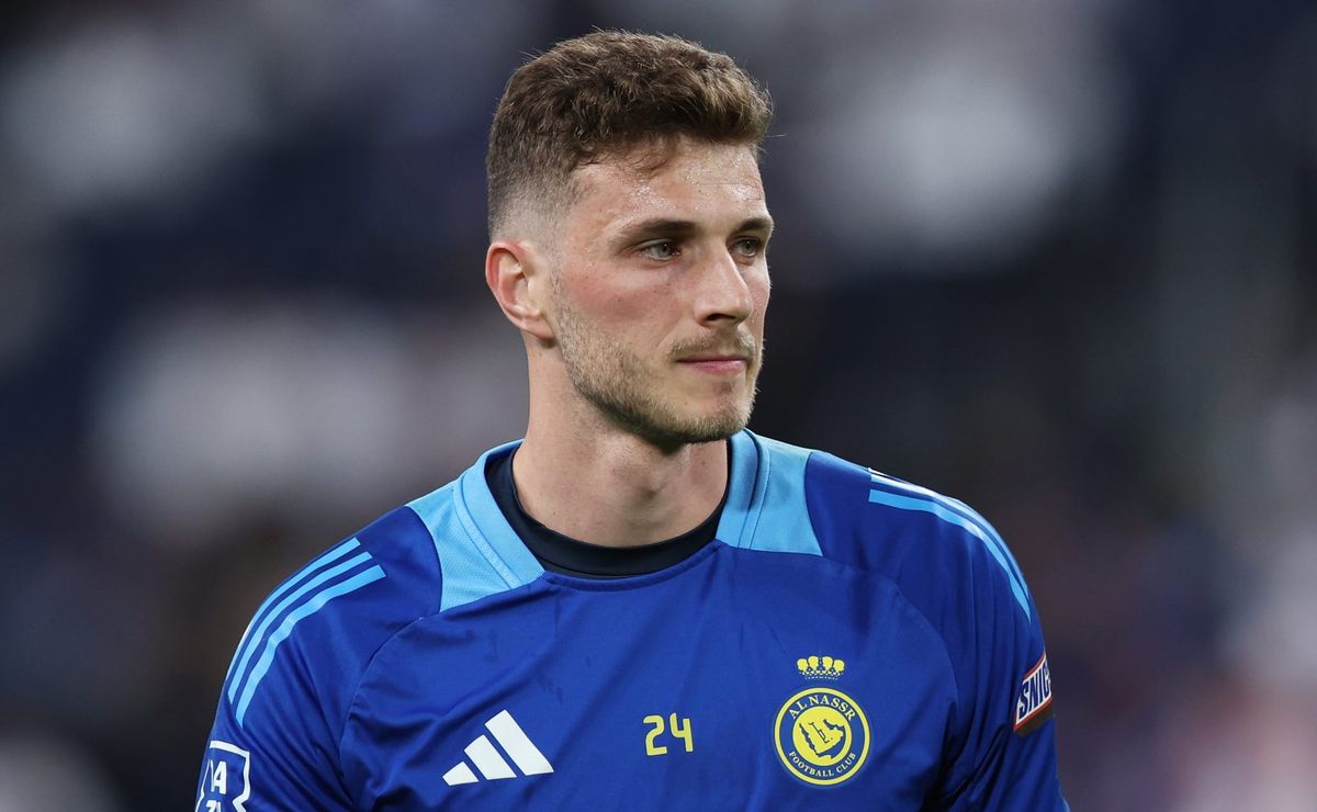 Torcida do Grêmio repercute interesse de Luís Castro em Bento, do Al-Nassr, alvo do Flamengo