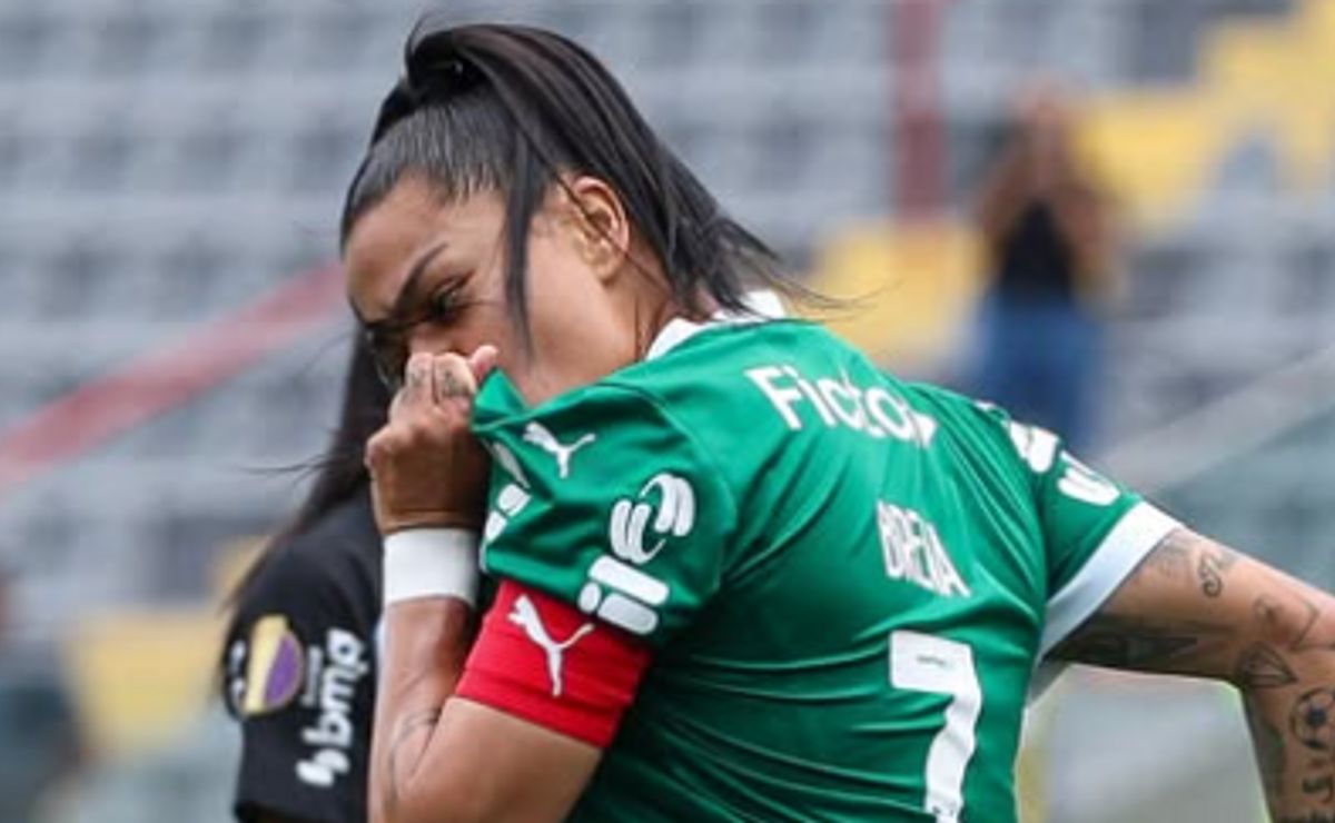 Em grande fase, Brena segue no Palmeiras para a temporada 2026
