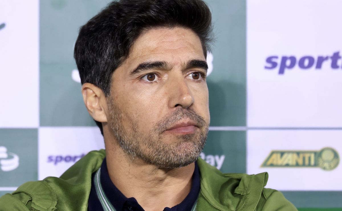 Abel Ferreira barra saída do Palmeiras após Emiliano Martínez ser contatado pelo Los Angeles FC