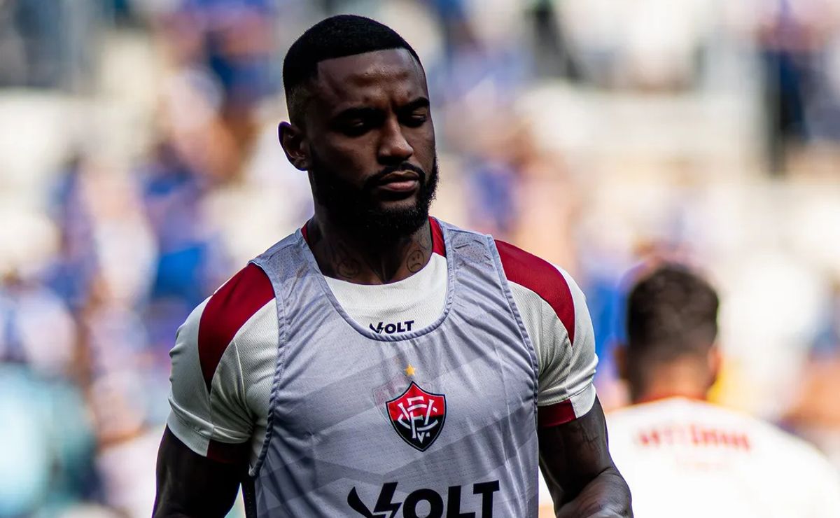 Botafogo entra na disputa por Ramon após impasse entre Inter e Vitória, diz jornalista