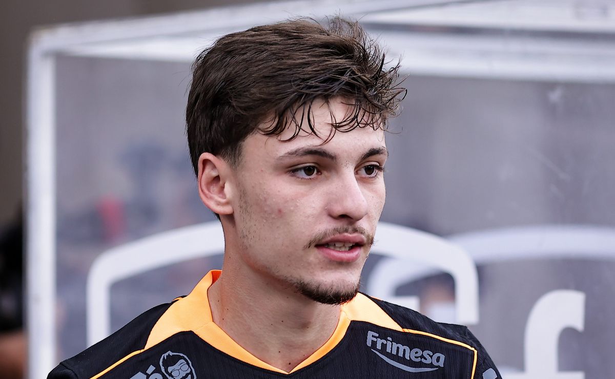 Breno Bidon fala sobre o futuro no Corinthians e propostas para deixar o clube: “Tenho um contrato”