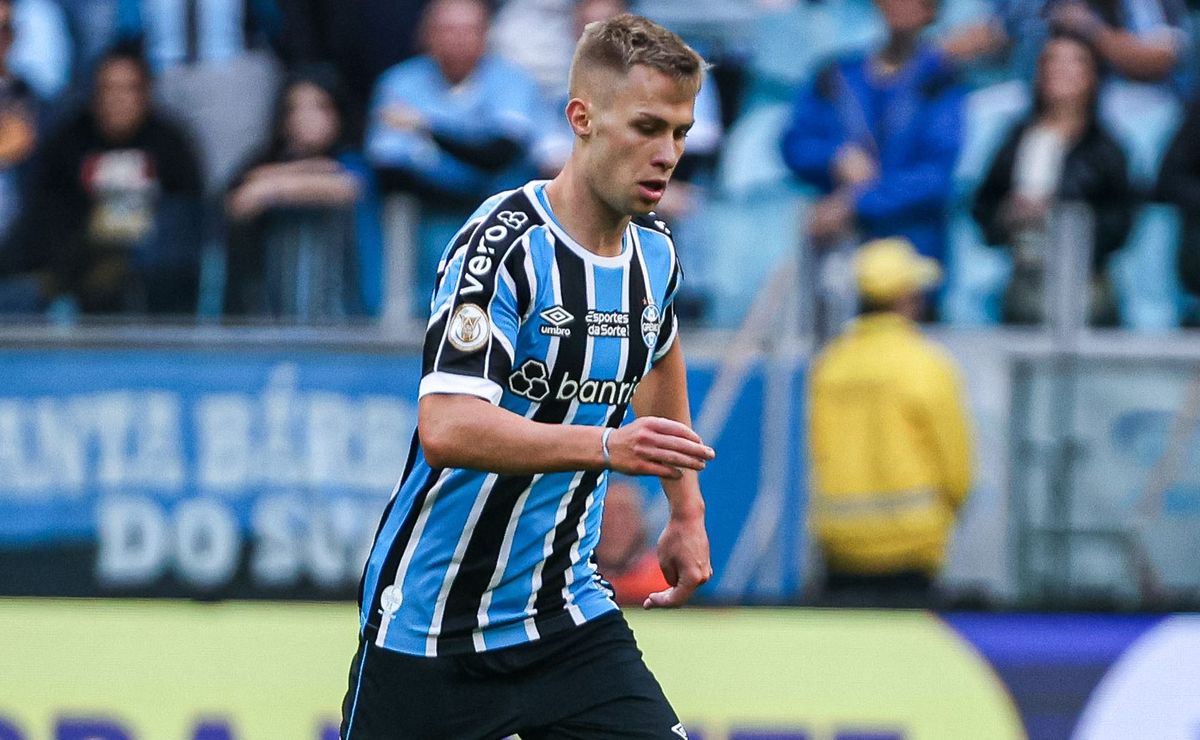 Juventude apresenta interesse no volante Ronald, e Grêmio avalia saída do atleta para 2026